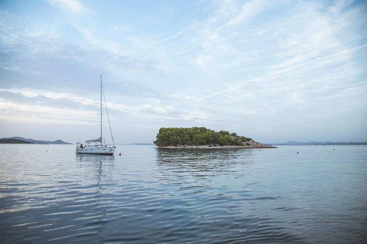 boat sea horizon free photo