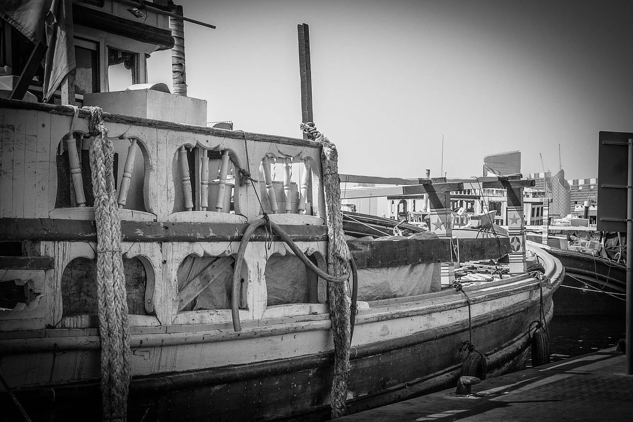 boat transport dubai free photo