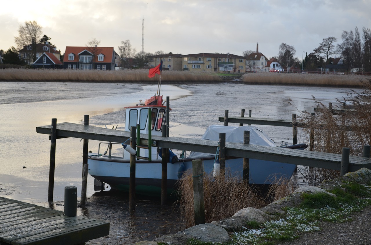 boat winter view free photo