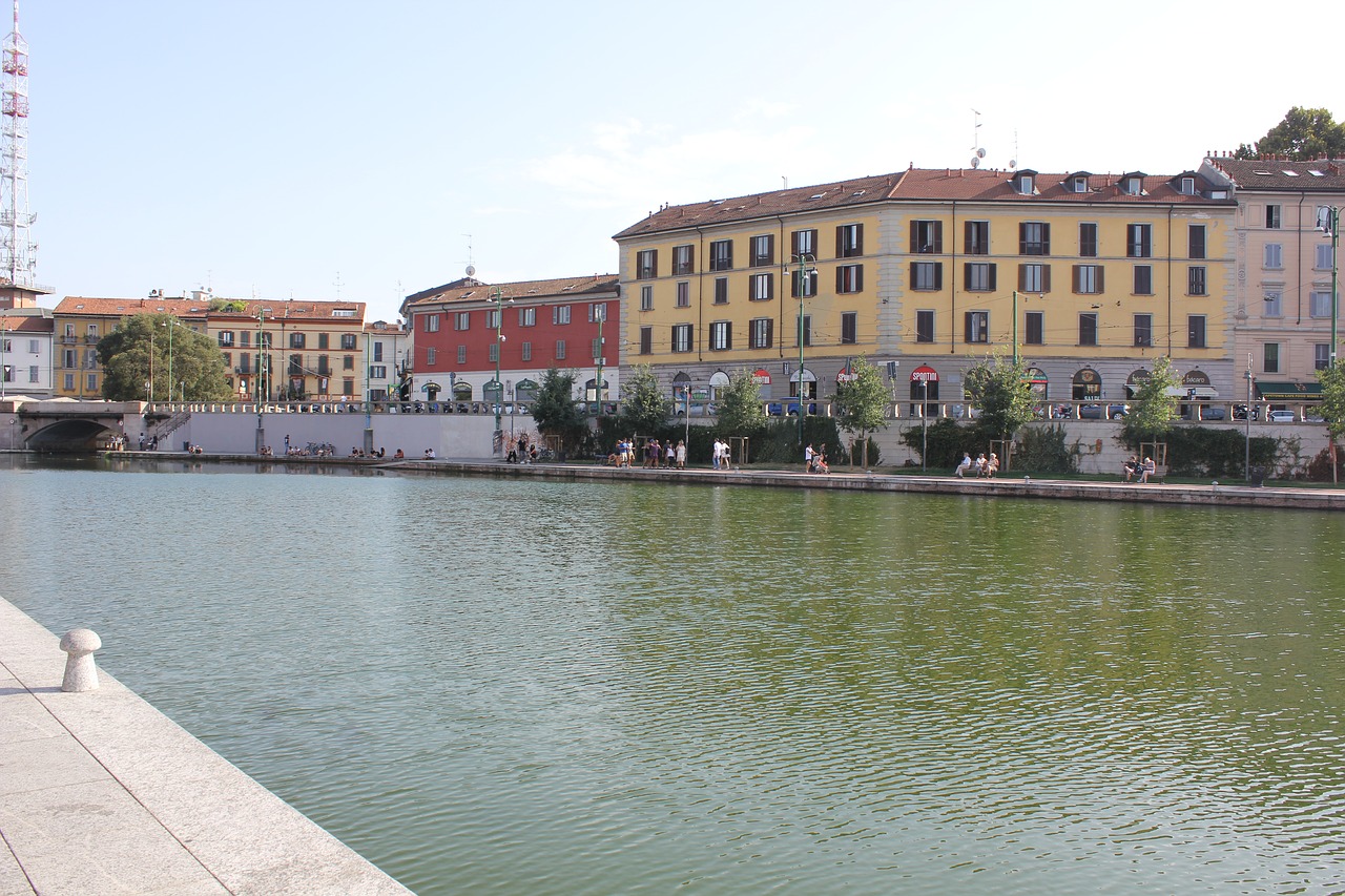 boathouse navigli milan free photo