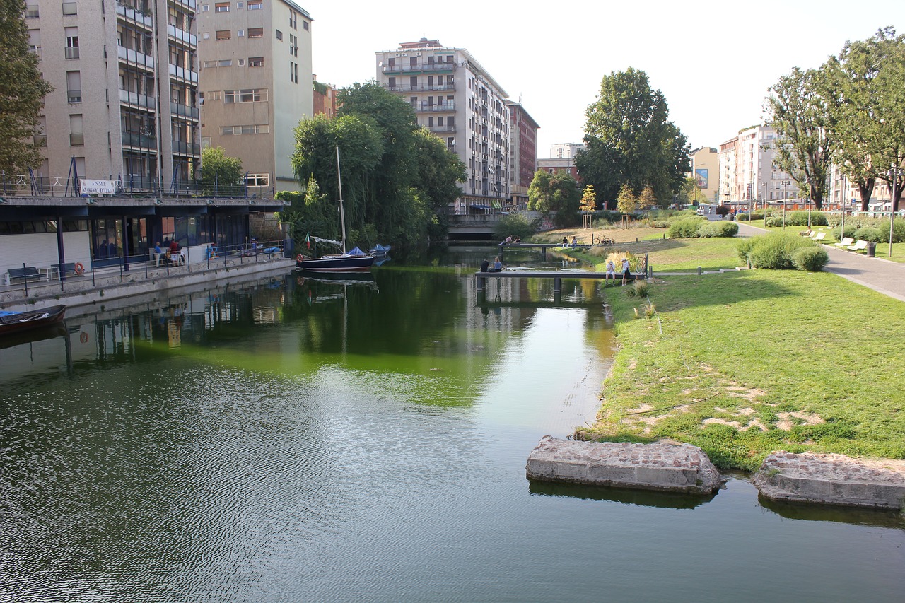 boathouse navigli milan free photo