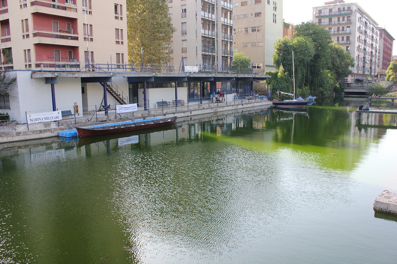 boathouse navigli milan free photo