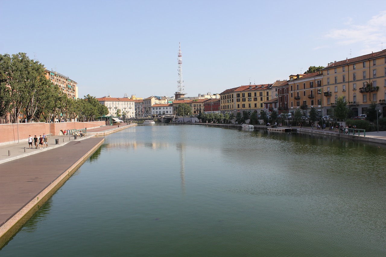 boathouse navigli milan free photo