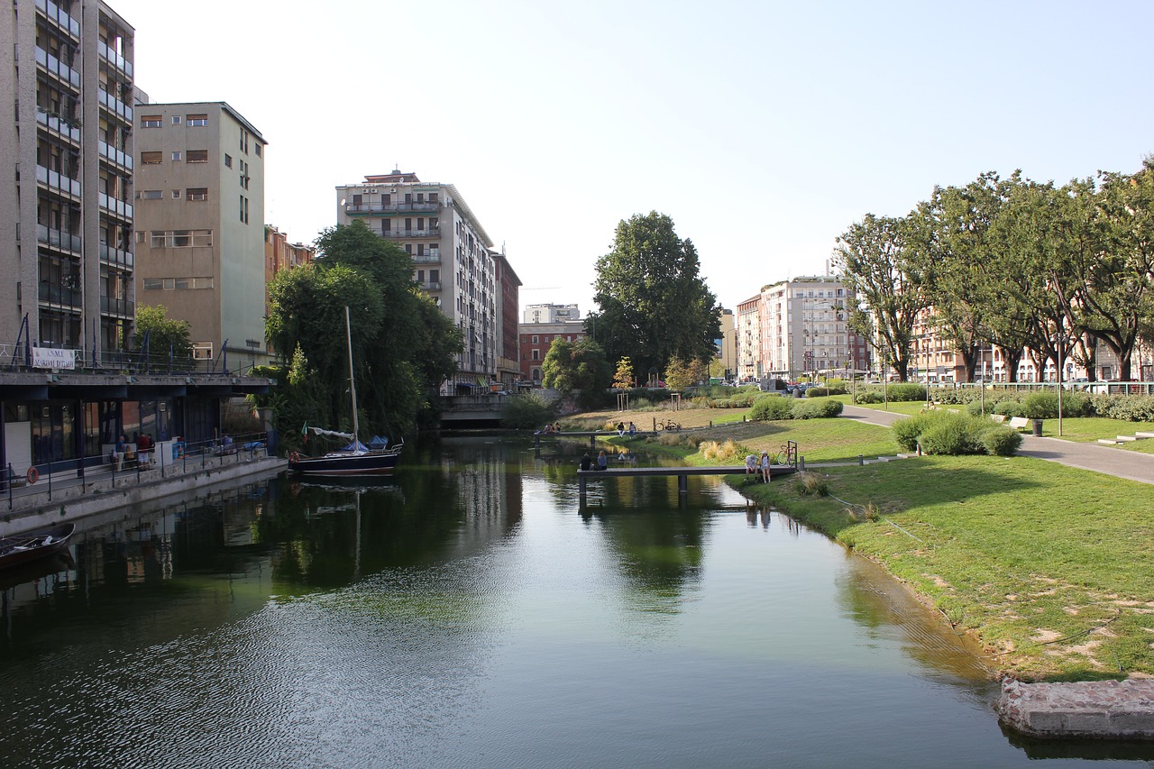 boathouse navigli milan free photo