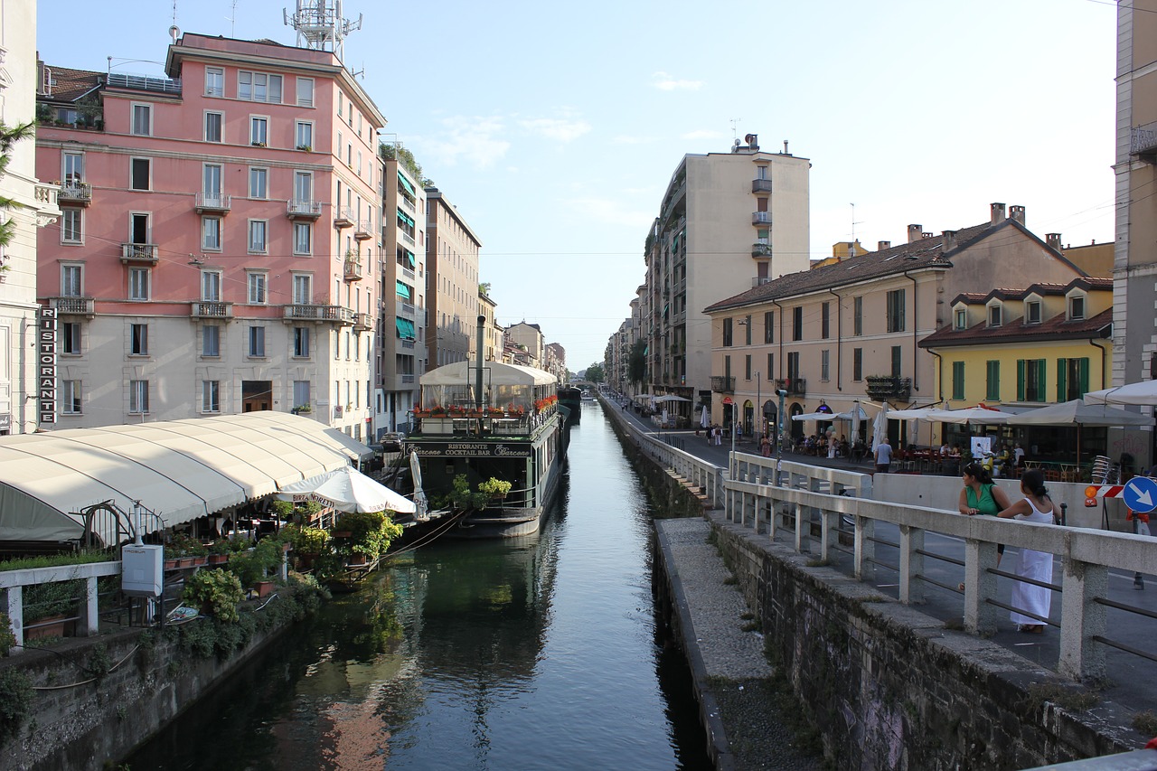 boathouse navigli milan free photo