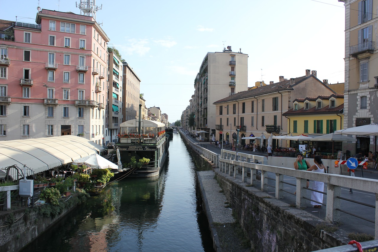 boathouse navigli milan free photo