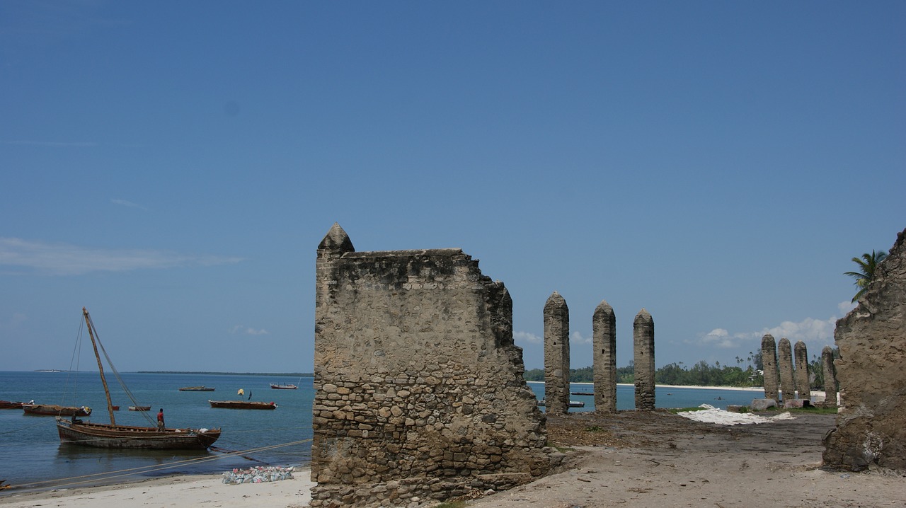 boats dowe shore free photo