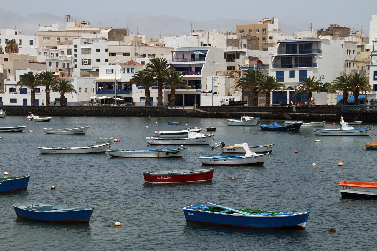 boats town harbor free photo