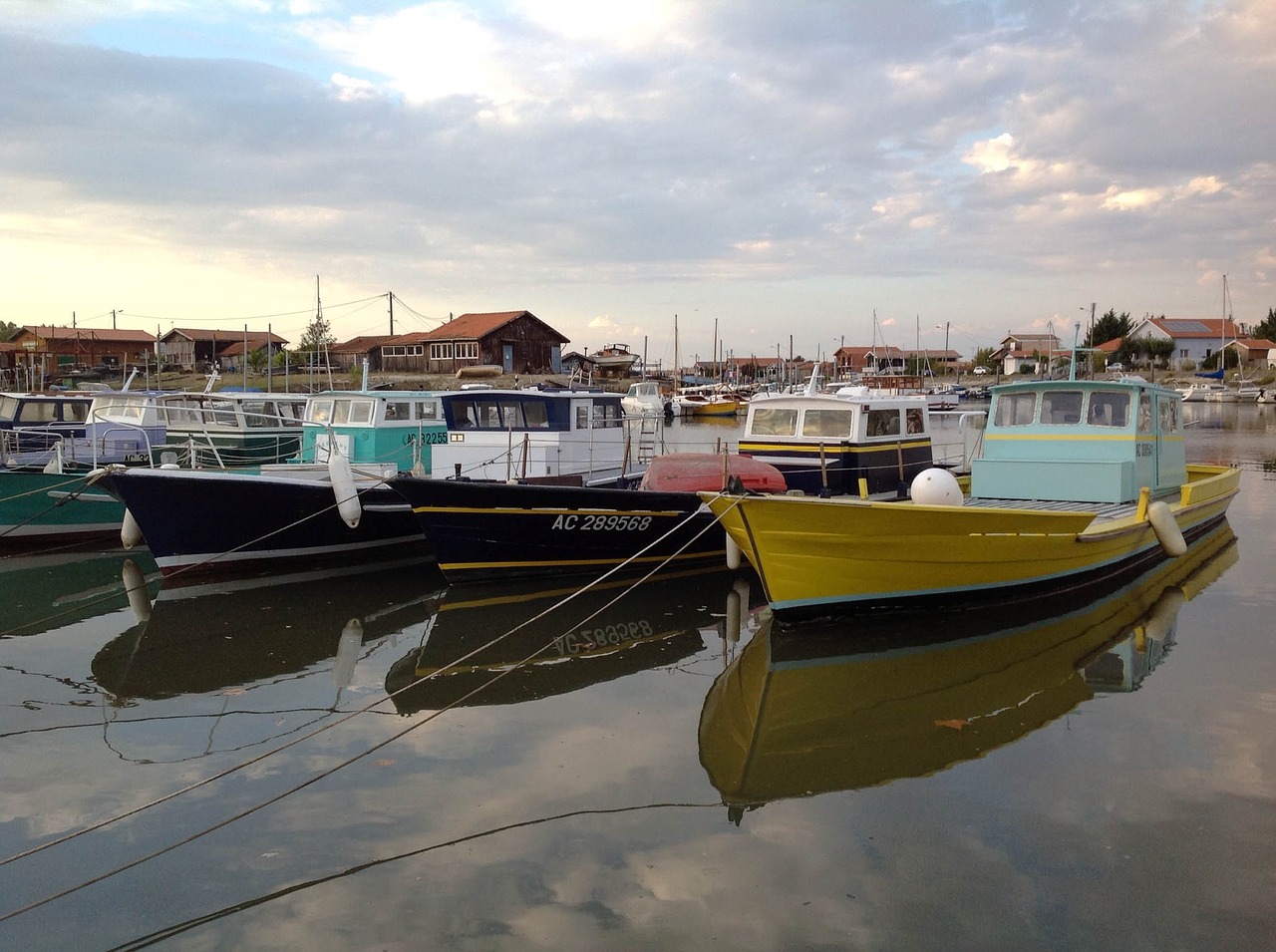 boats port sea free photo