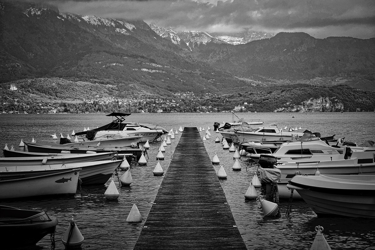 boats ramp perspective free photo