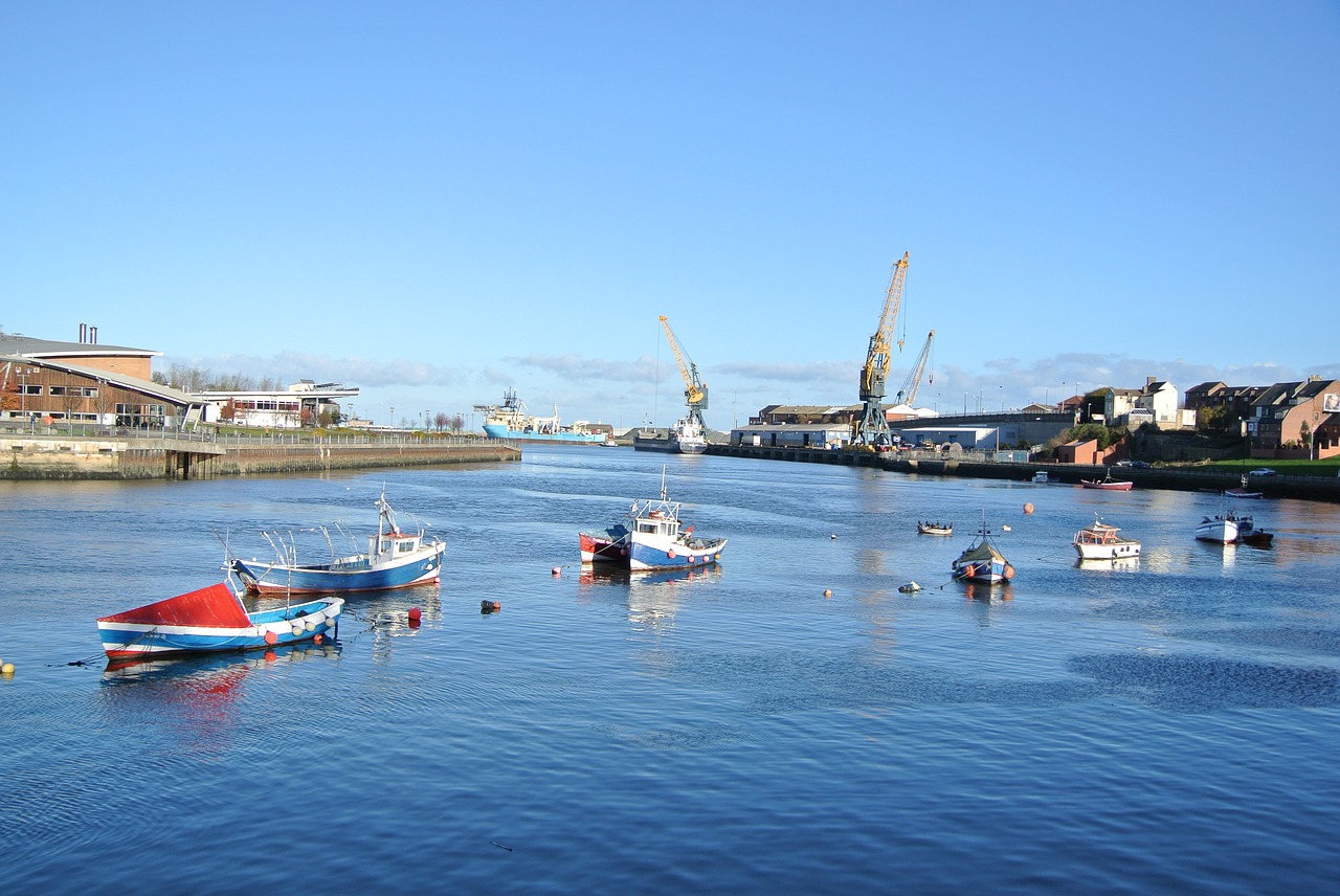 boats sunderland harbour free photo