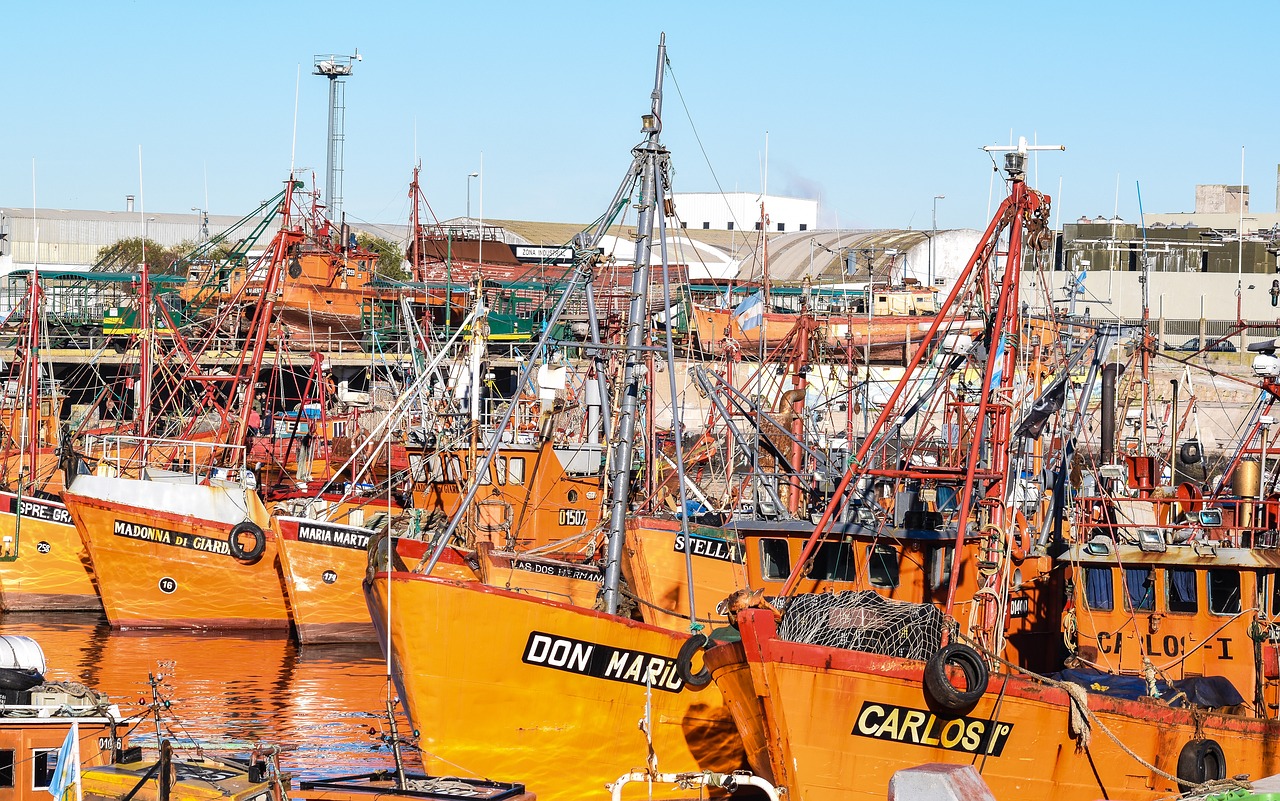 boats fishing costa free photo