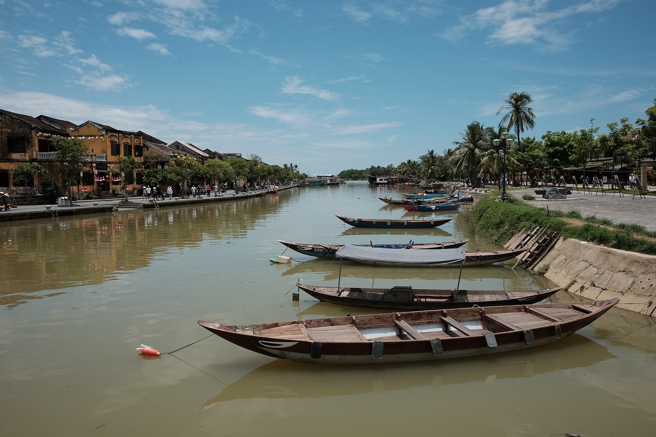 boats  river  asia free photo