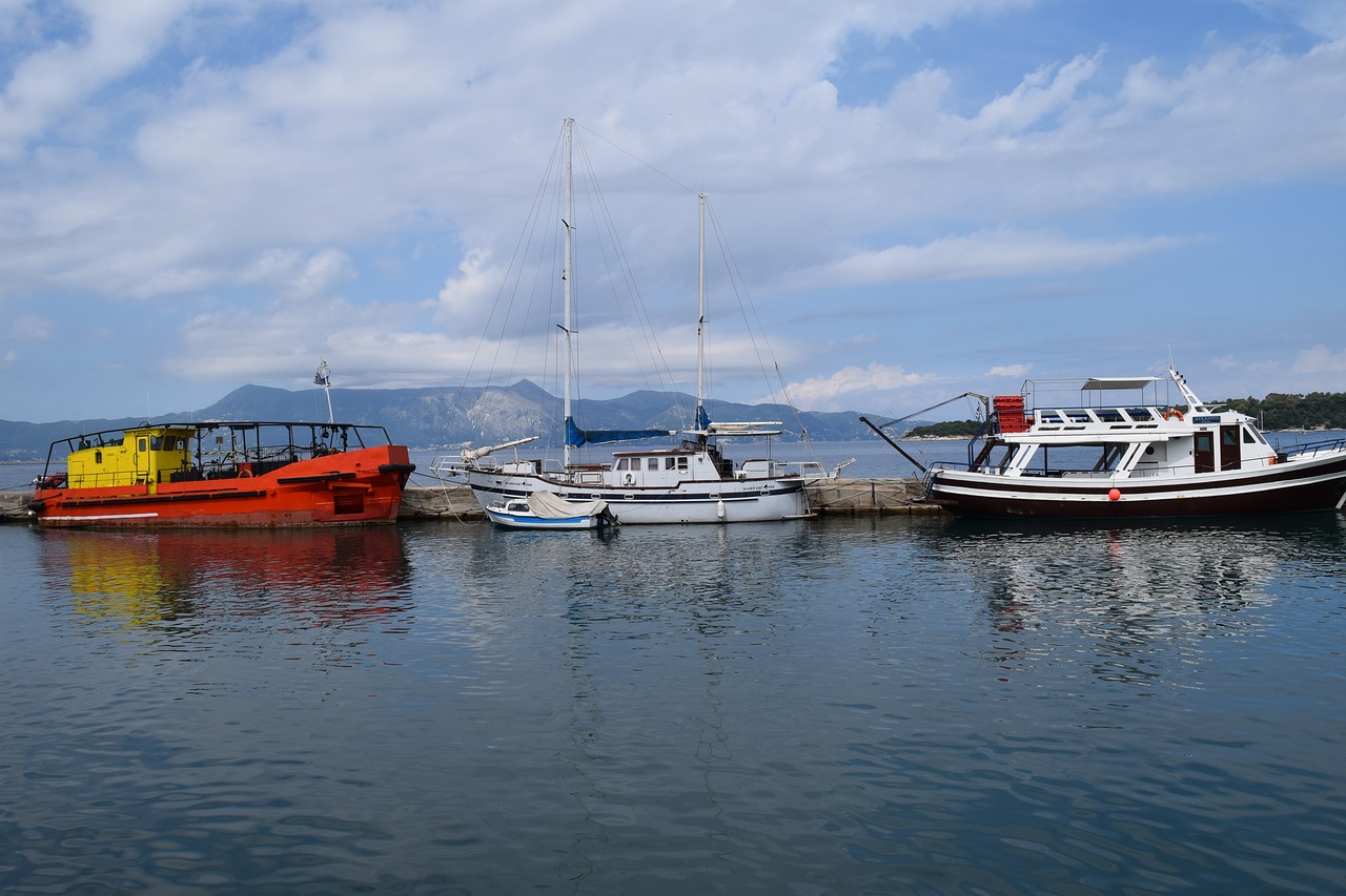 boats  sea  water free photo