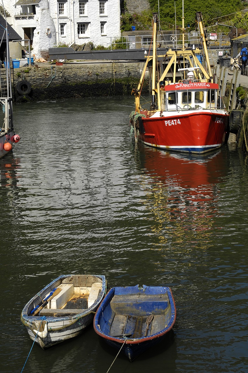 boats  sea  water free photo