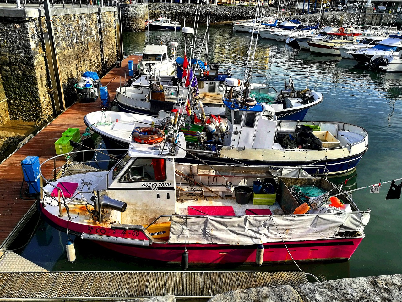 boats  fishing  spring free photo