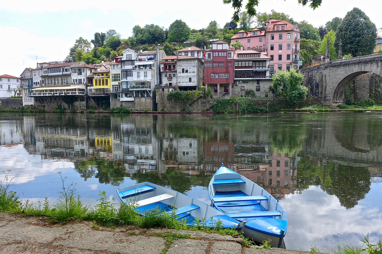 boats  river  tranquil free photo