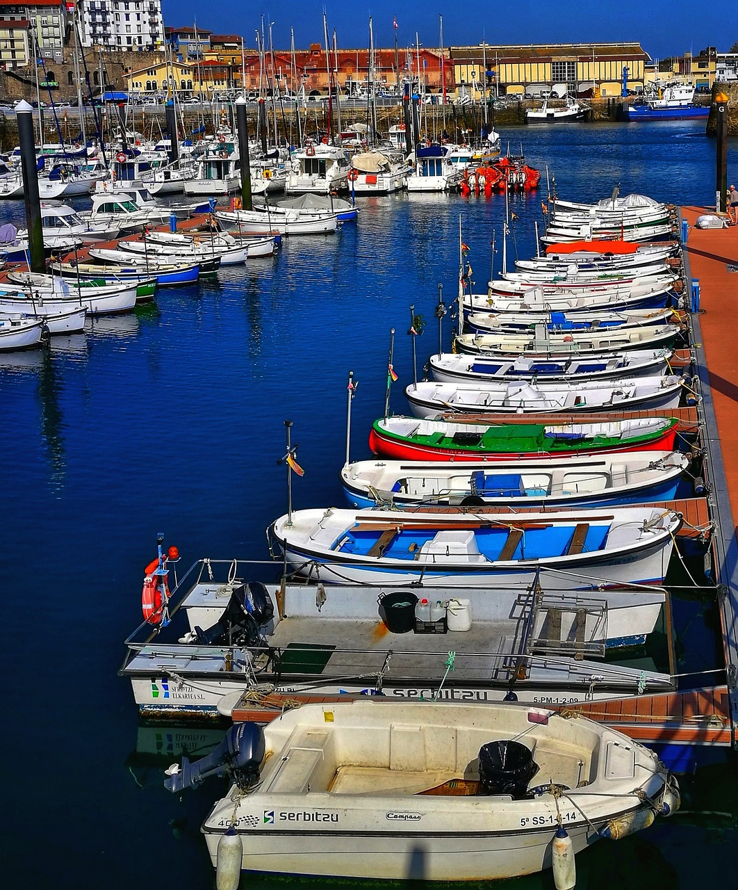 boats  fishing  ocean free photo