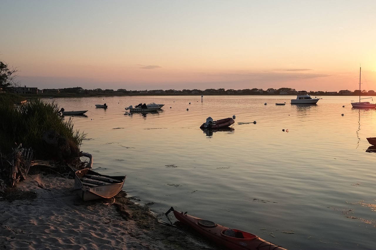 boats shore water free photo