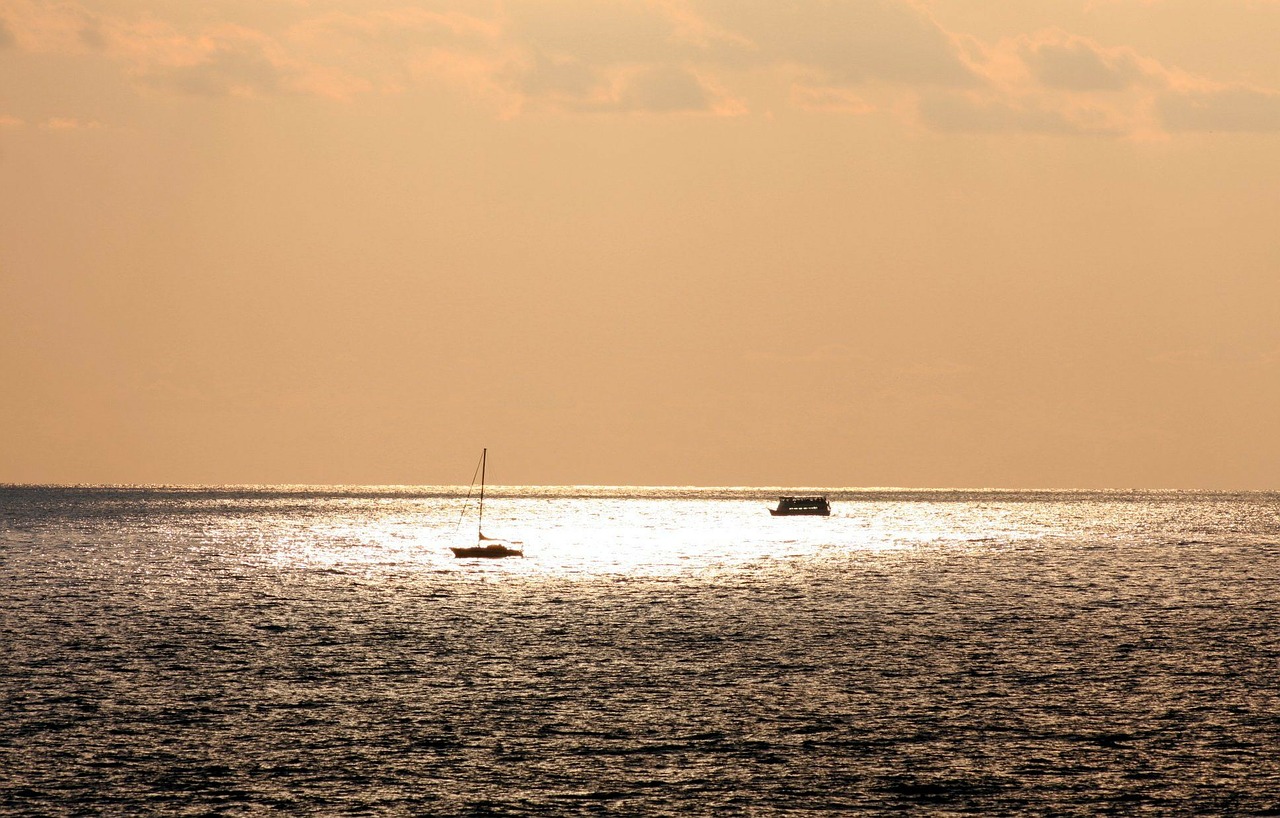 boats fishing sea free photo