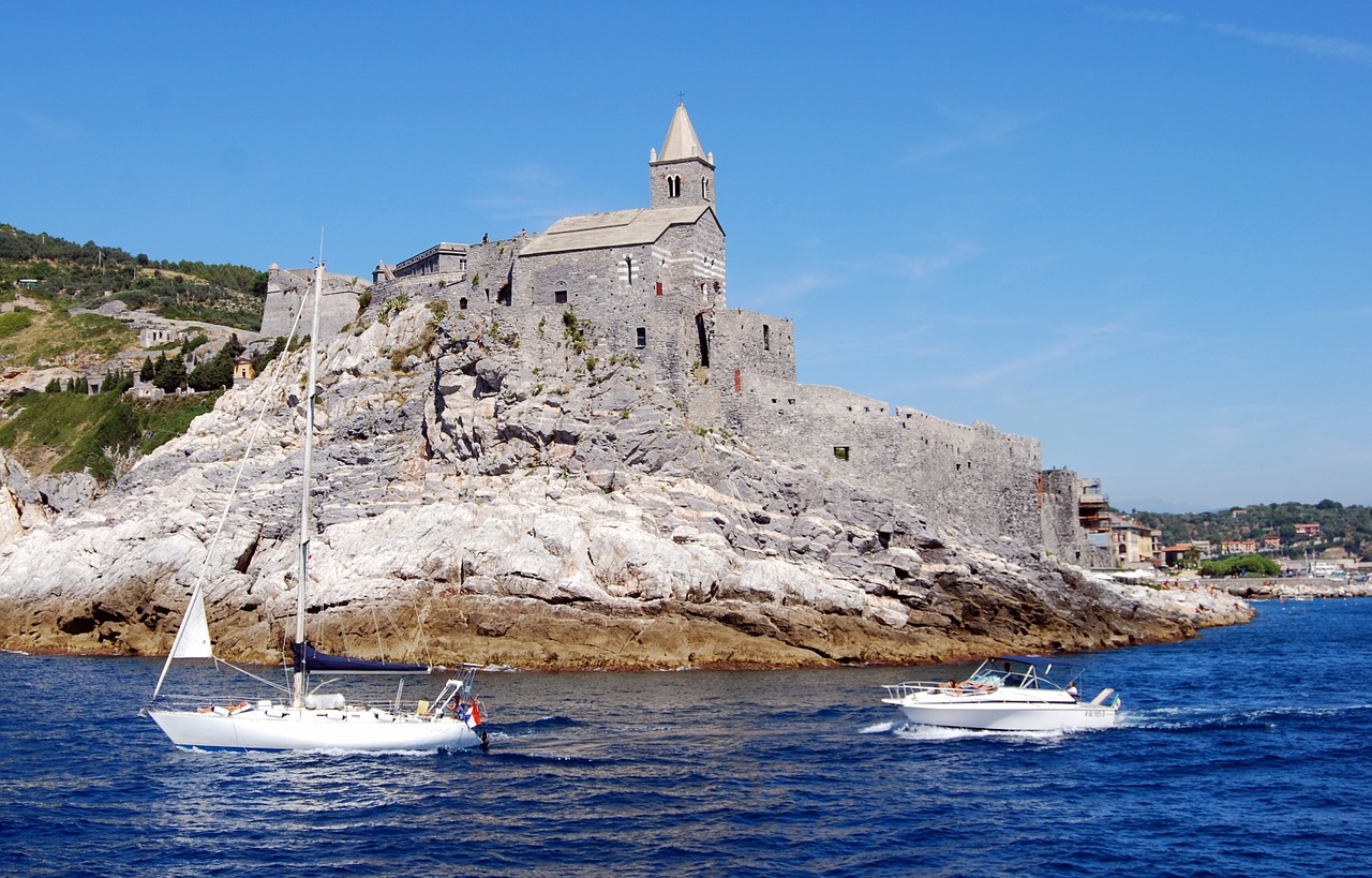 boats castle cliff free photo