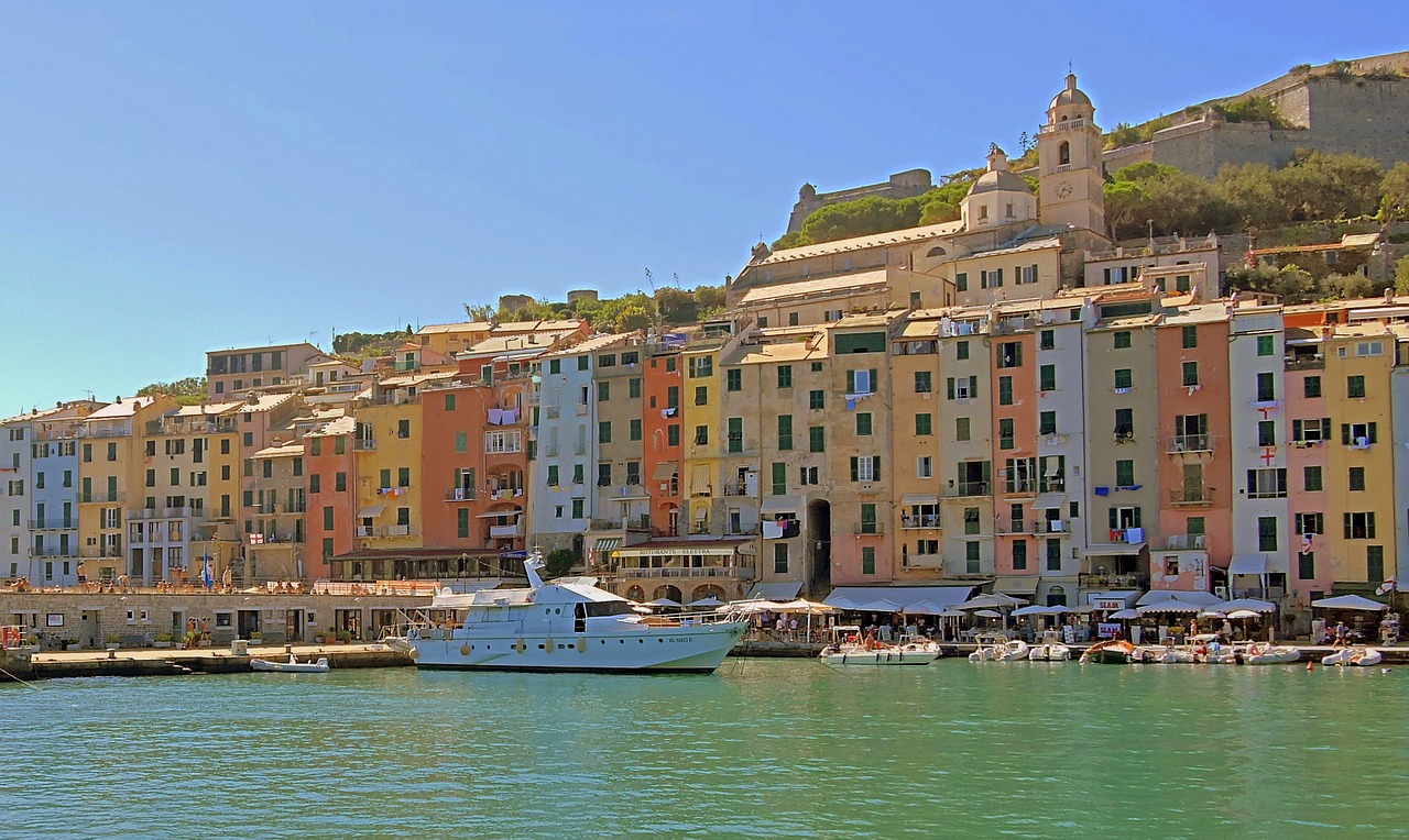 boats sea houses free photo