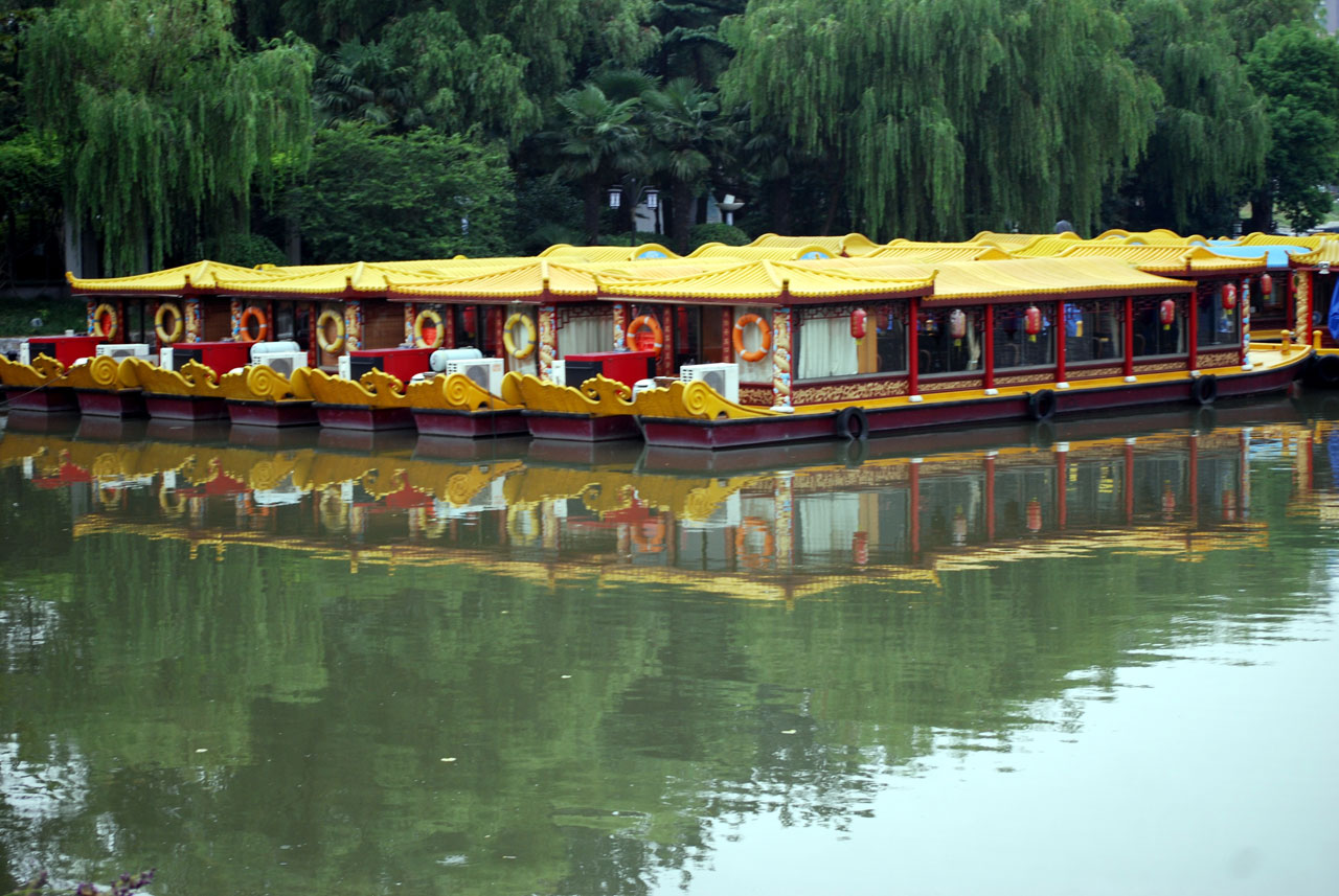 boats waterway tour free photo