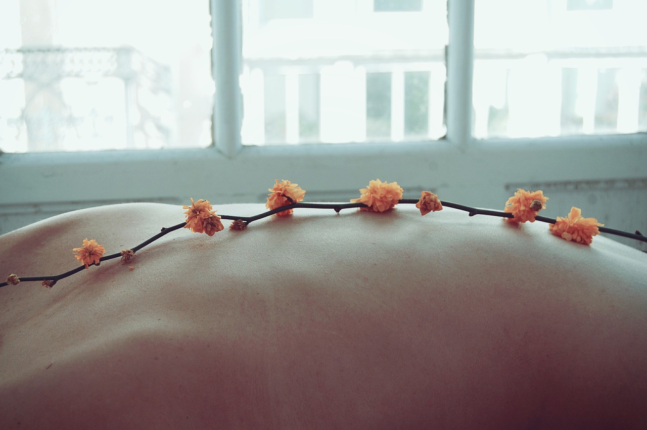 body flowers art free photo