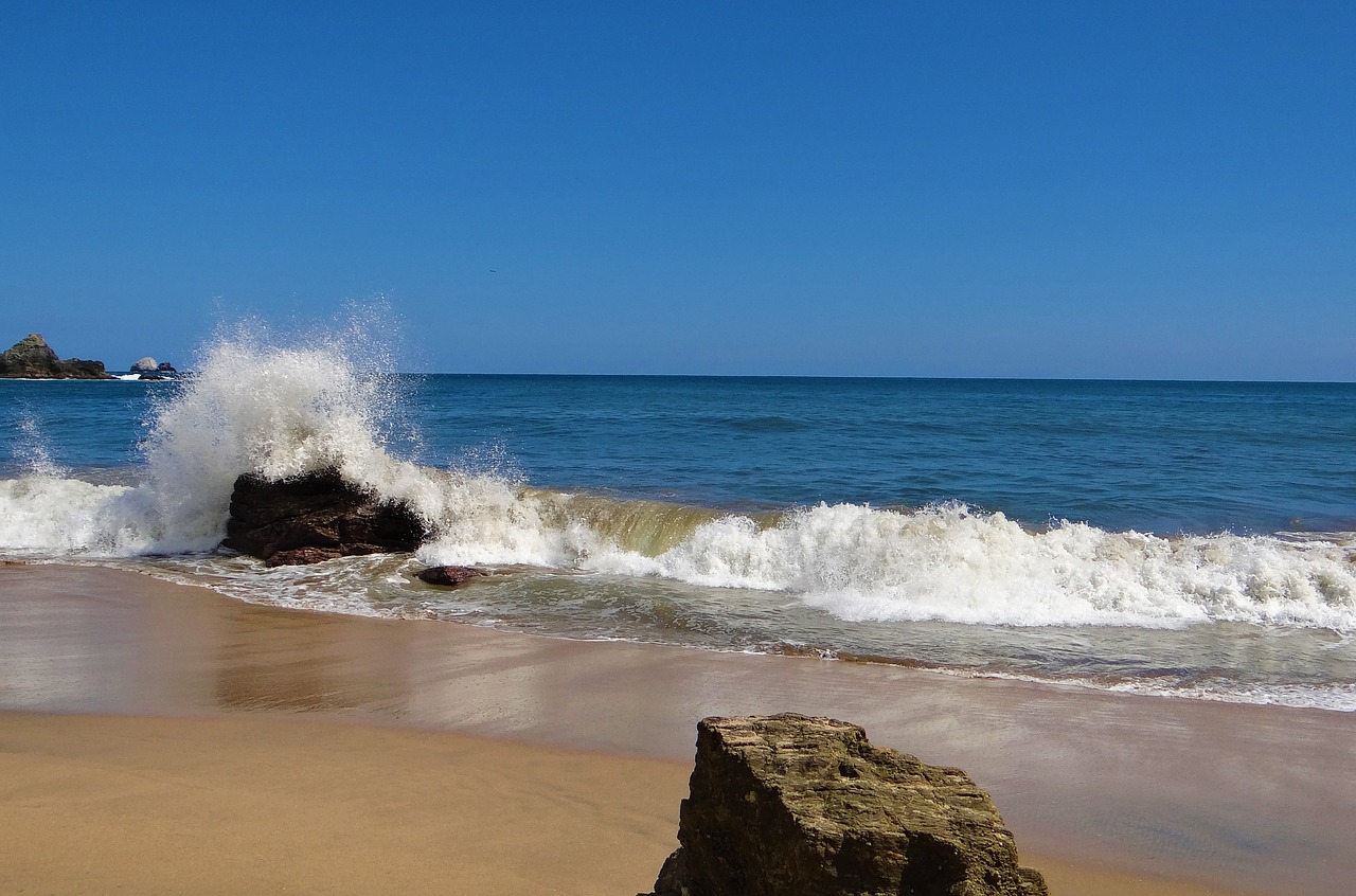 body of water waves sea free photo