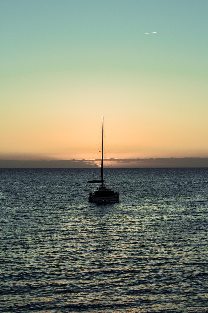 body of water sea sky free photo