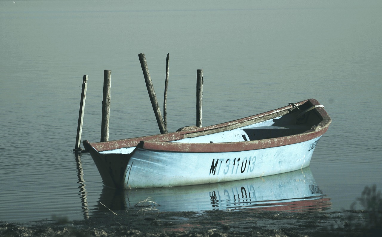 body of water boat sea free photo