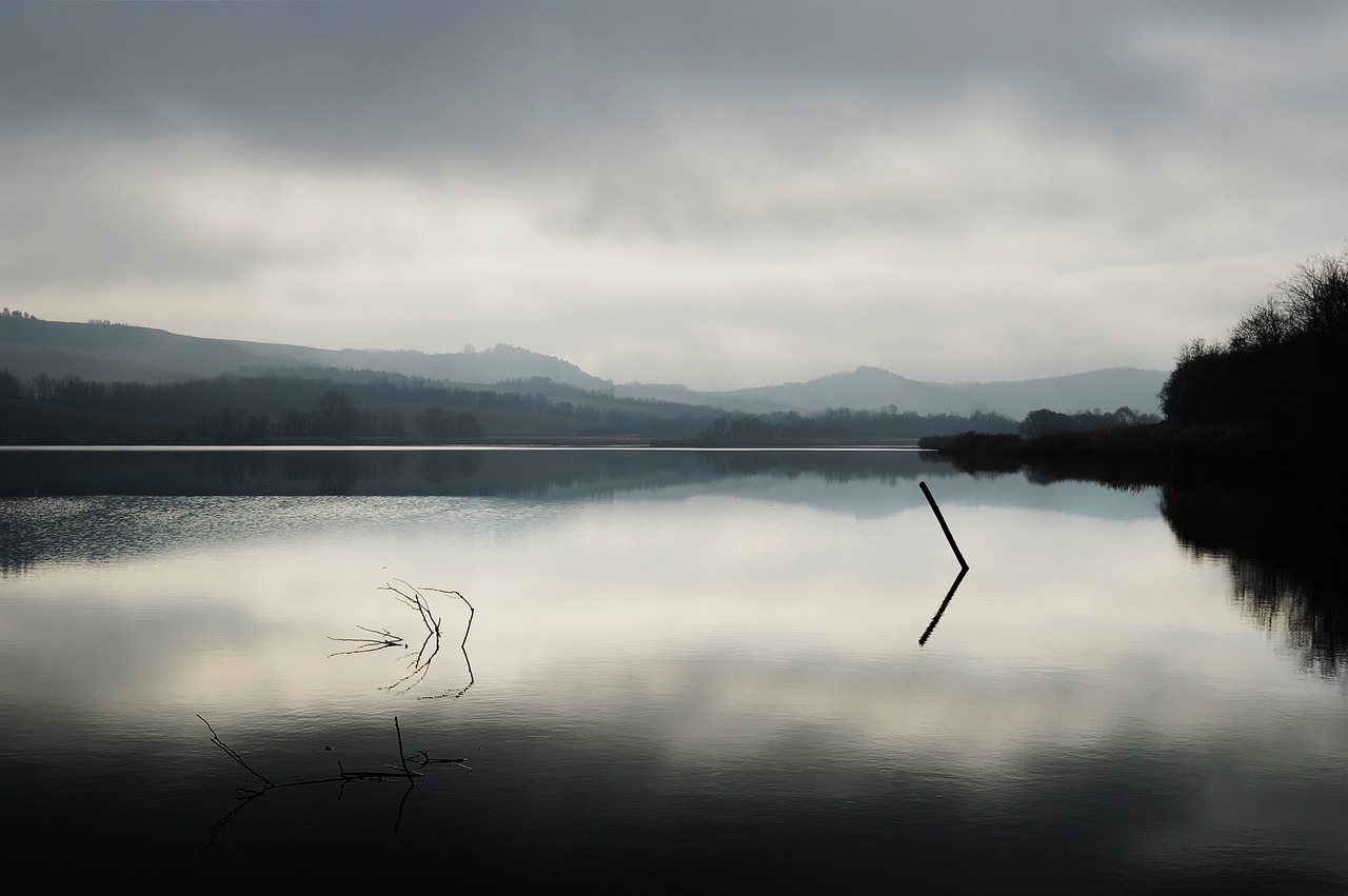 body of water lake nobody free photo