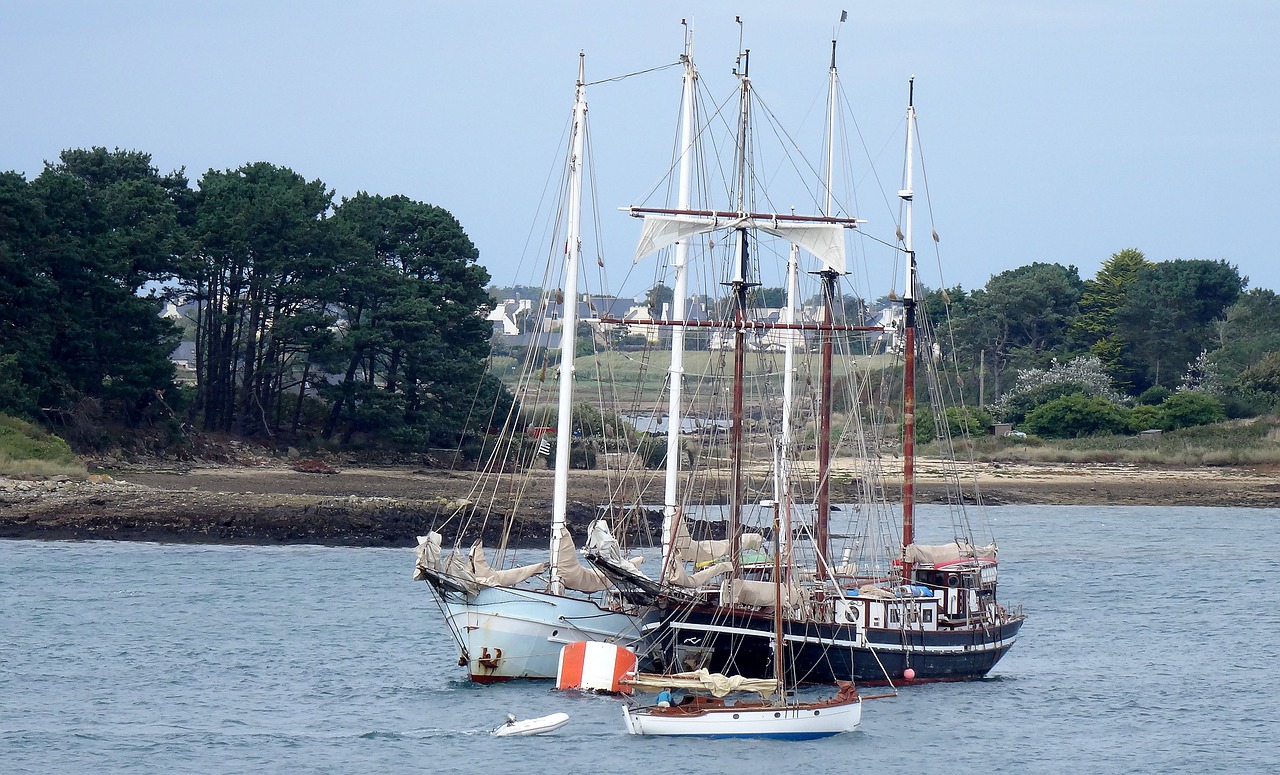 body of water sea boat free photo