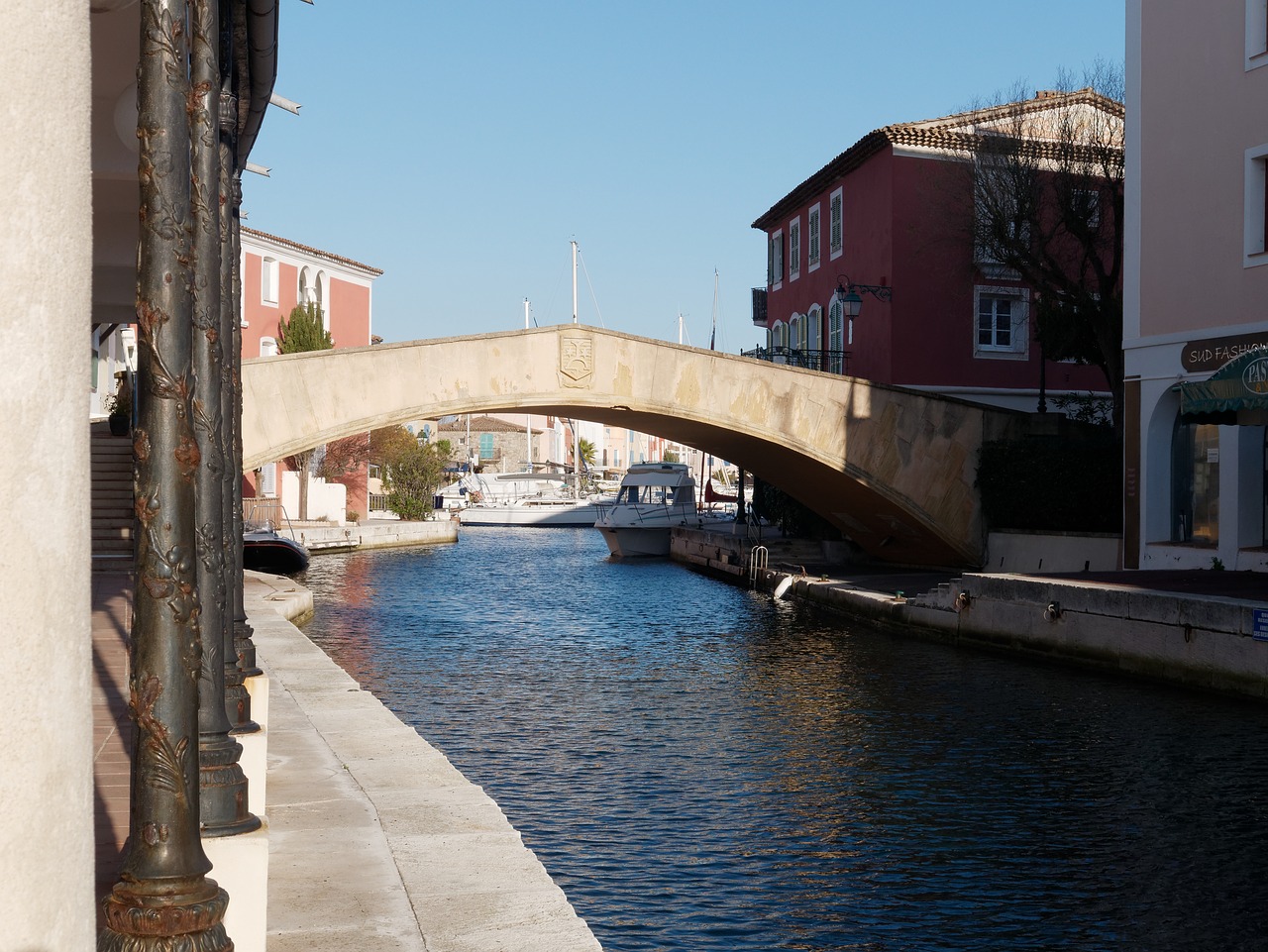 body of water architecture travel free photo