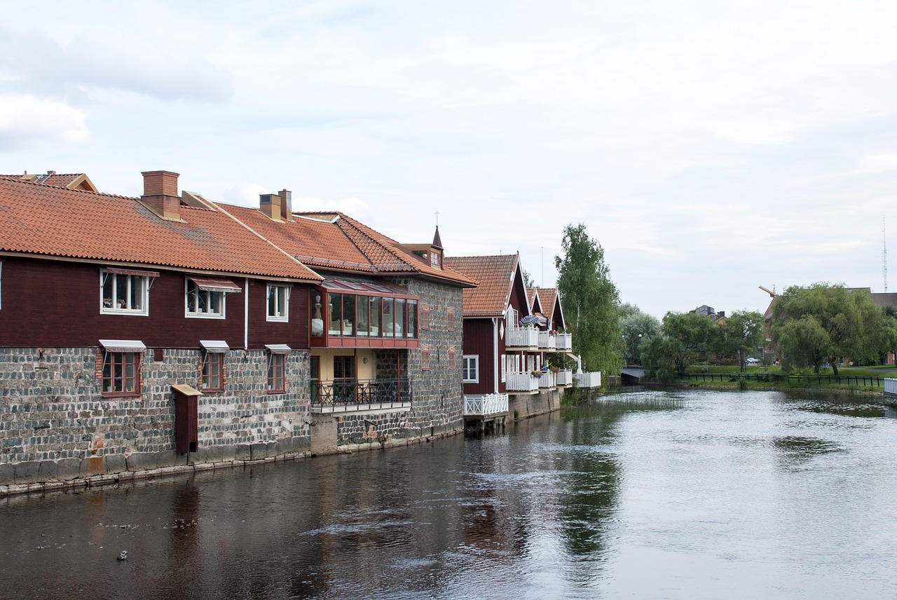 body of water architecture house free photo