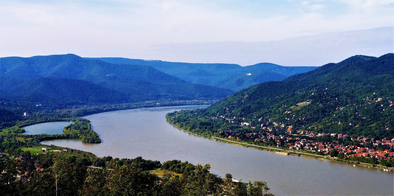 body of water  nature  hungary free photo