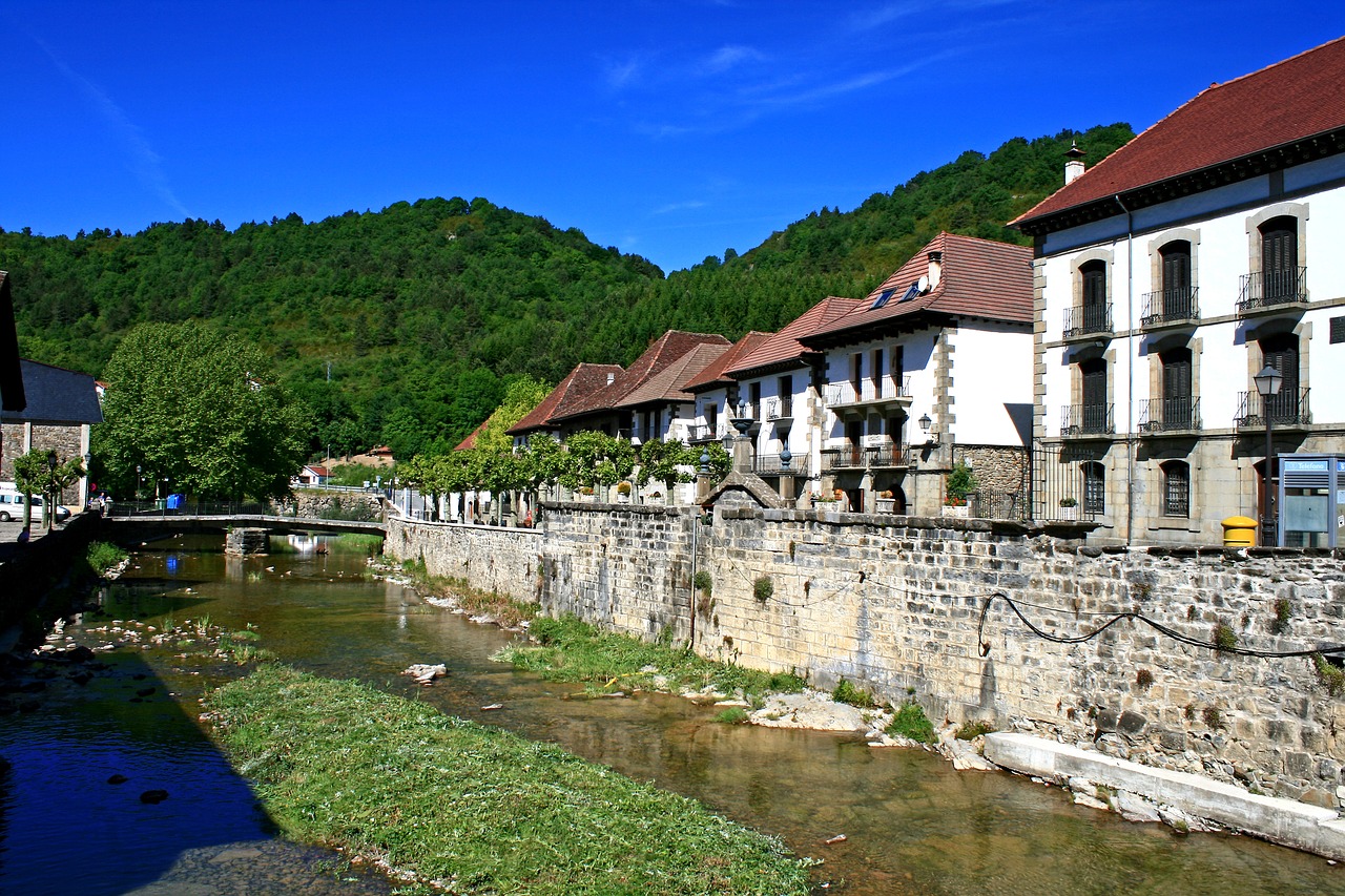 body of water  architecture  house free photo