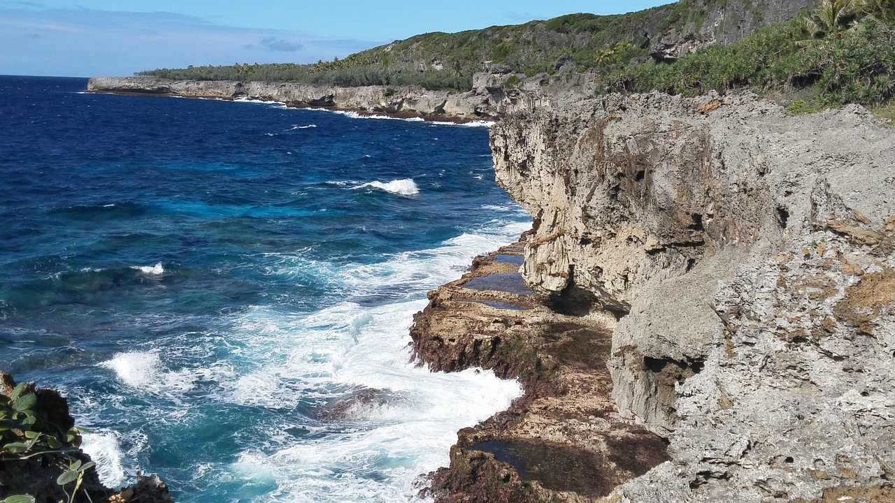 body of water  sea  side free photo