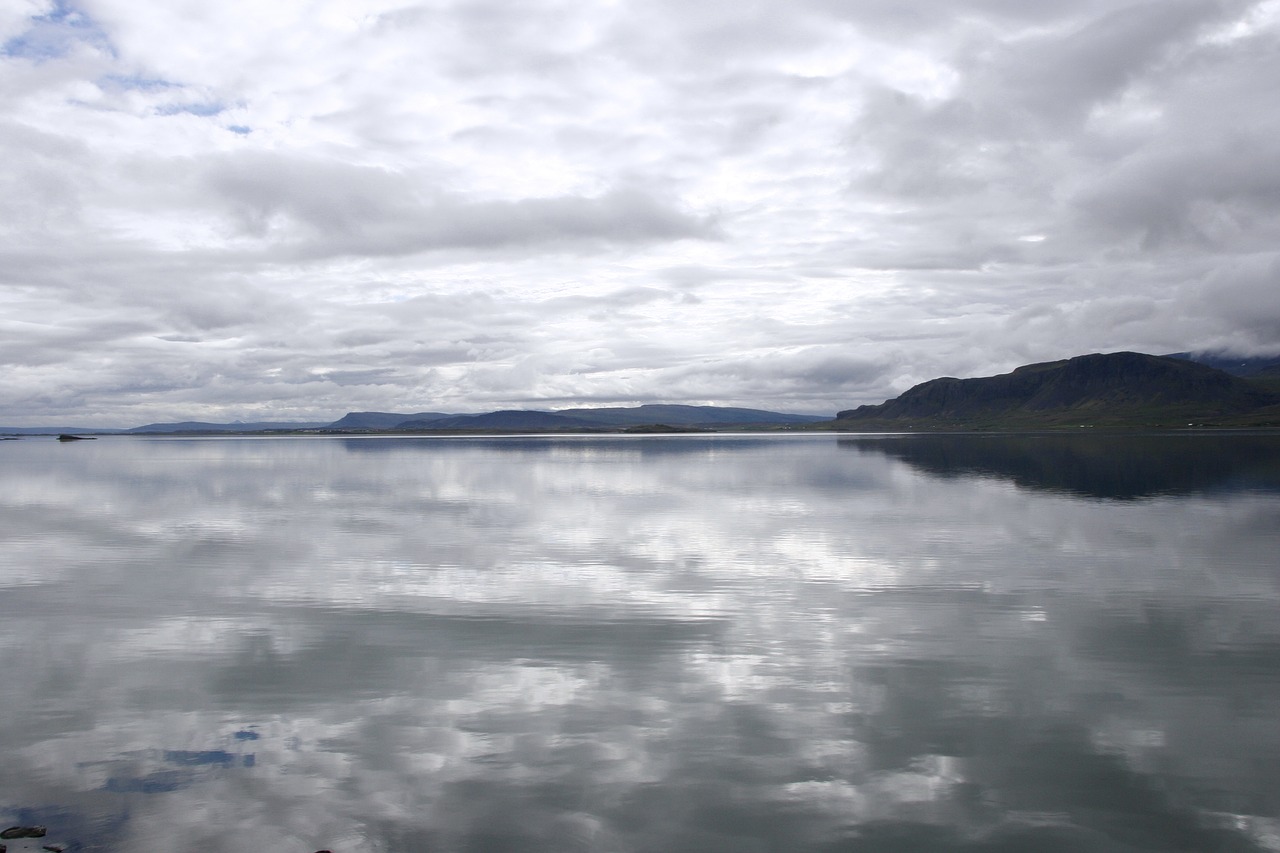 body of water  the dome of the sky  nature free photo