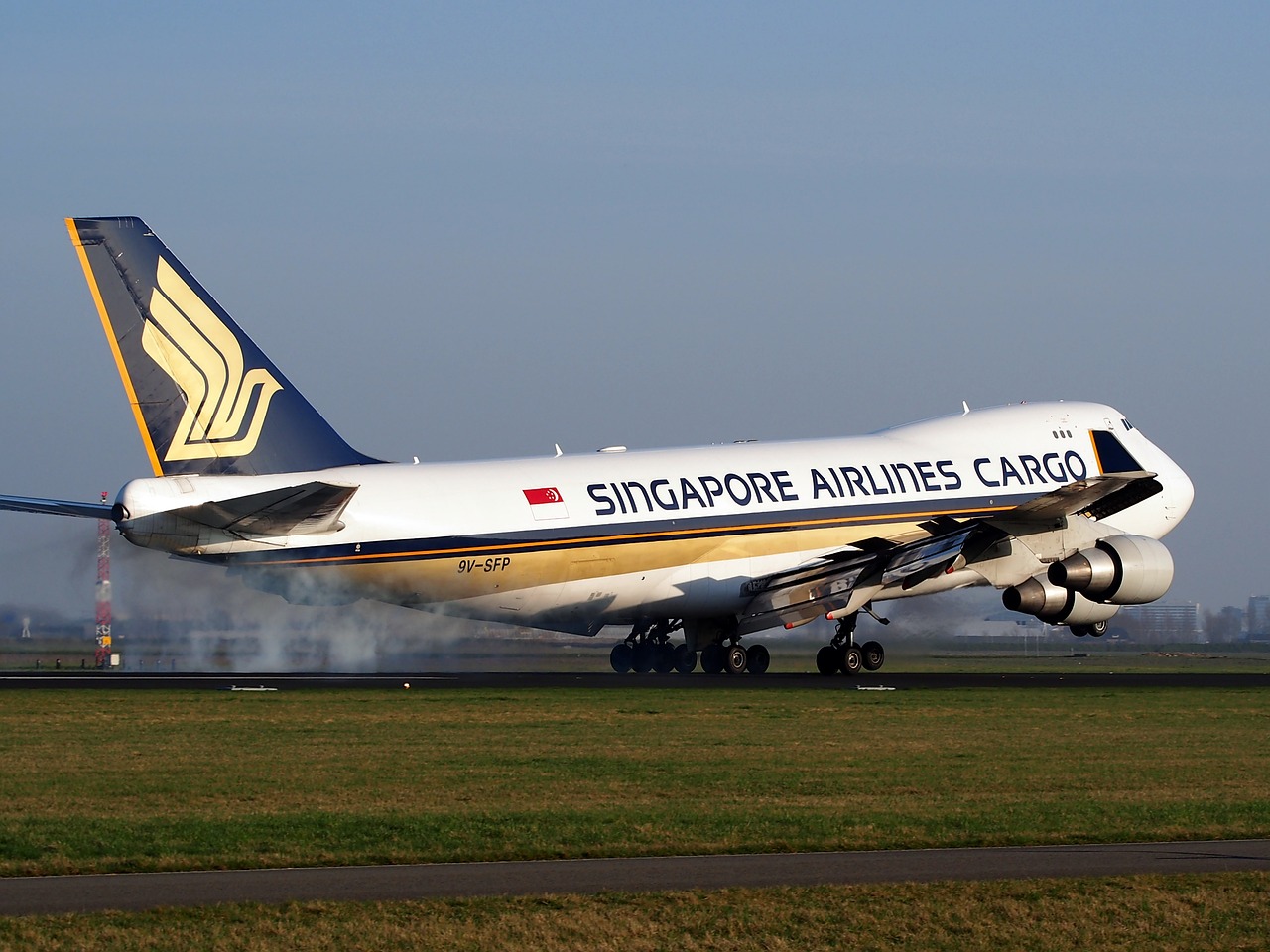 boeing 747 jumbo jet singapore airlines free photo