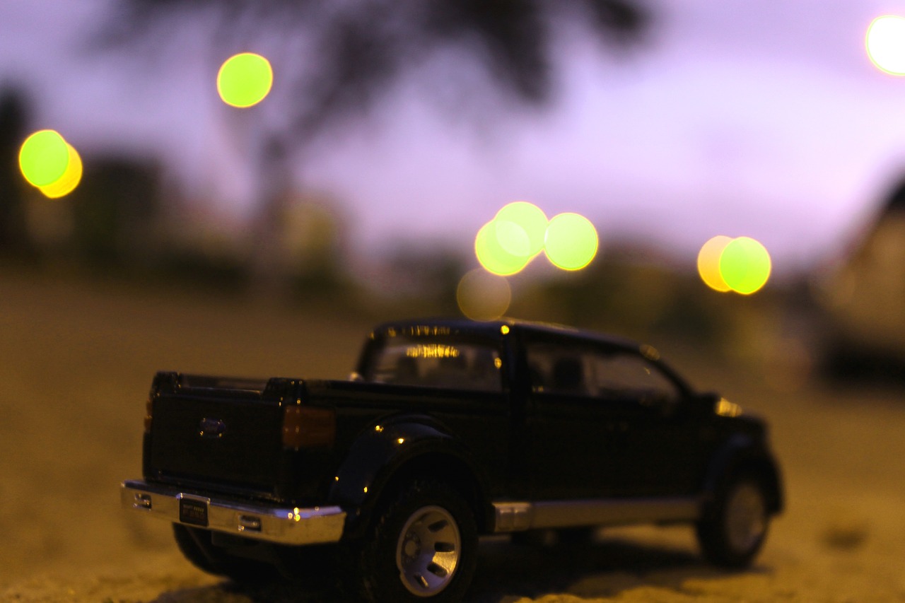 bokeh  truck  4 x 4 free photo