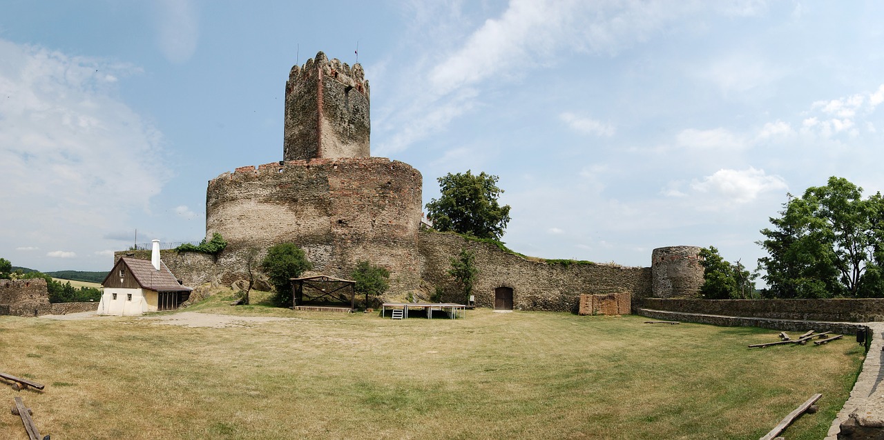 bolkow castle the ruins of the gothic free photo