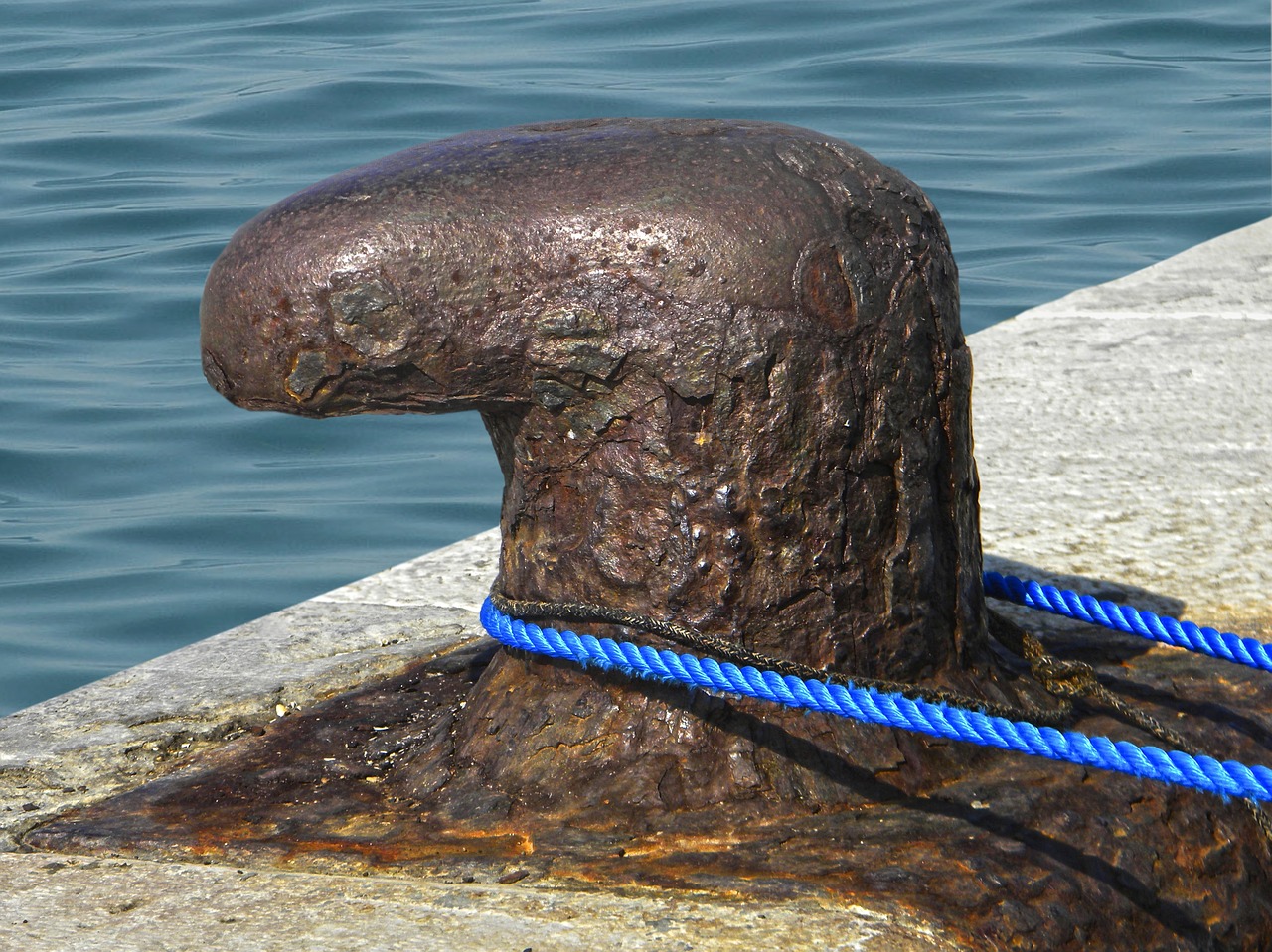 bollard mooring leash free photo