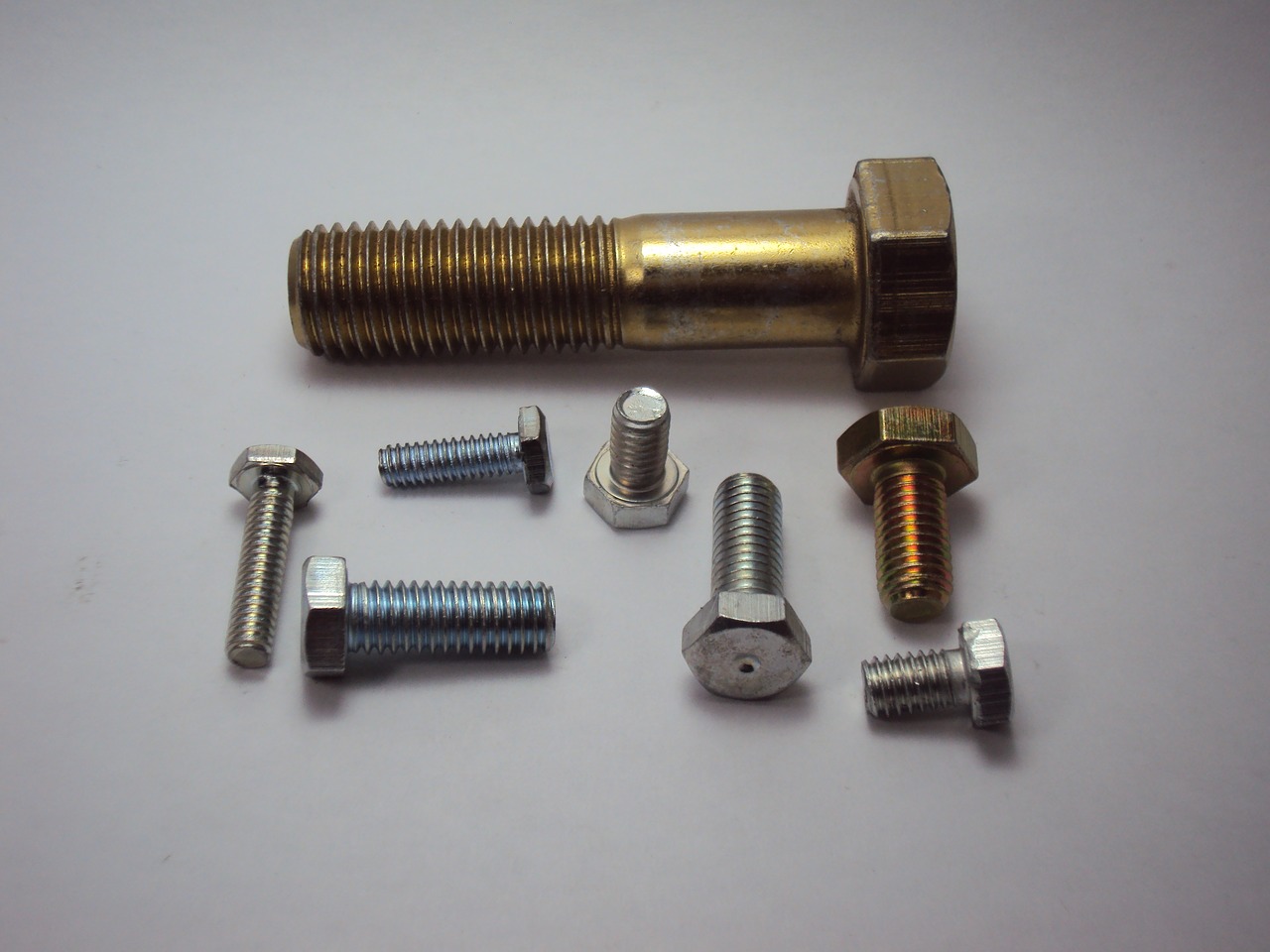 bolts screws steel free photo