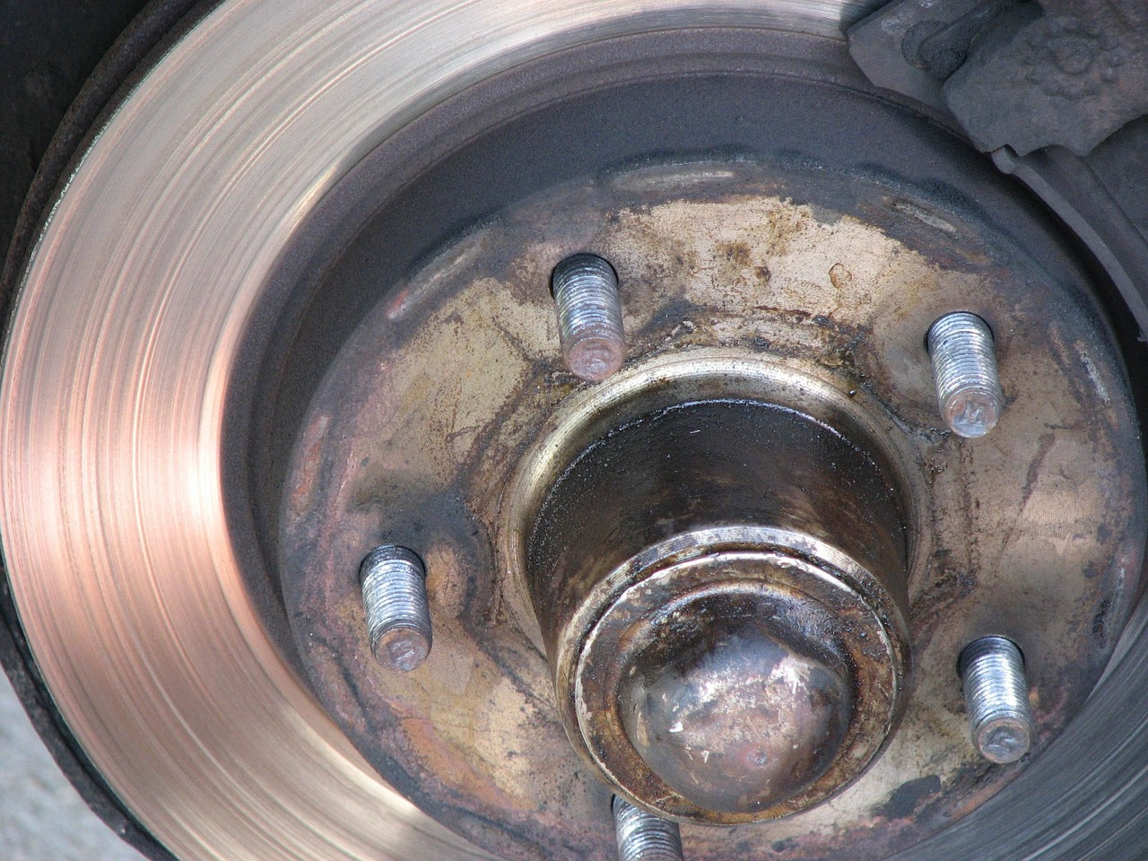 bolts disc brake free photo