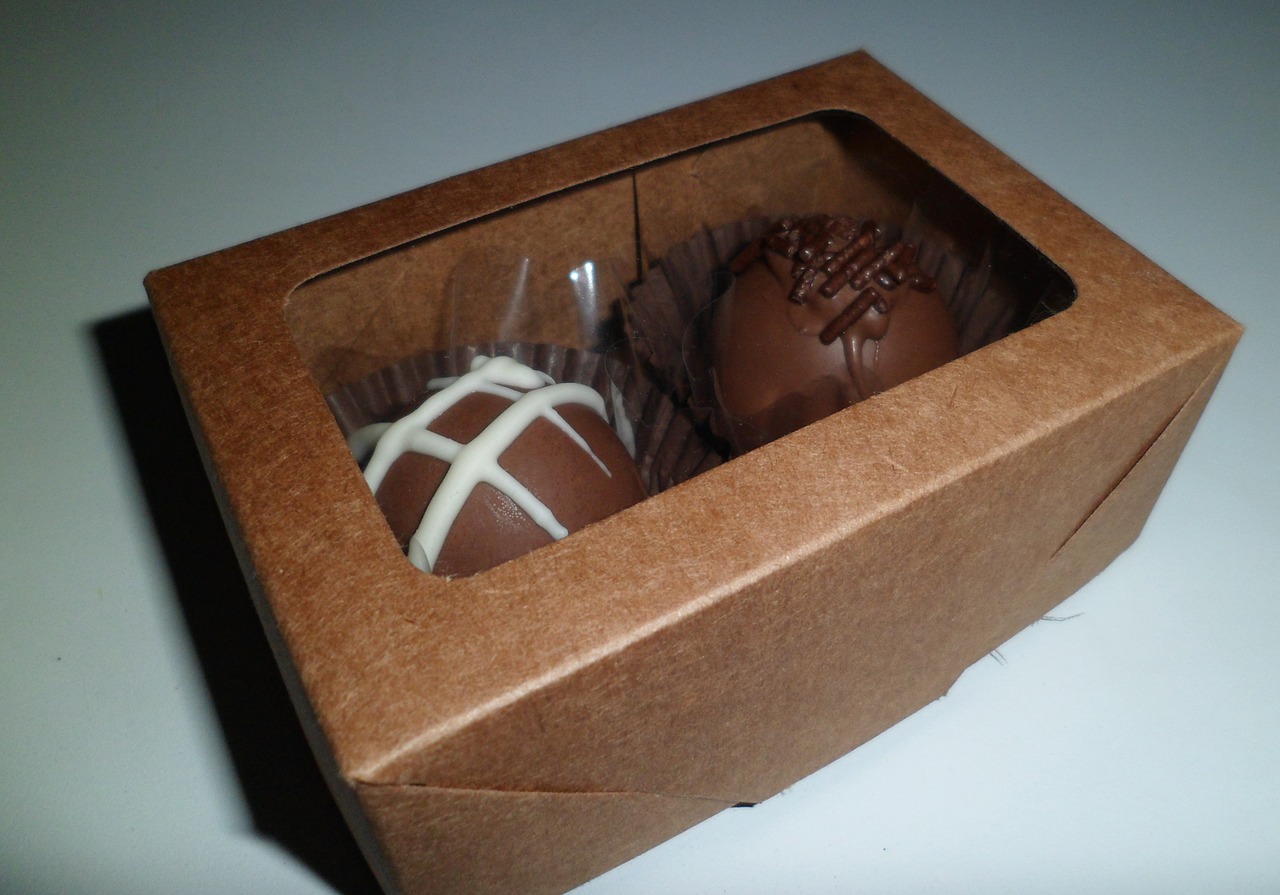 bonbon truffle bonbon candy box free photo