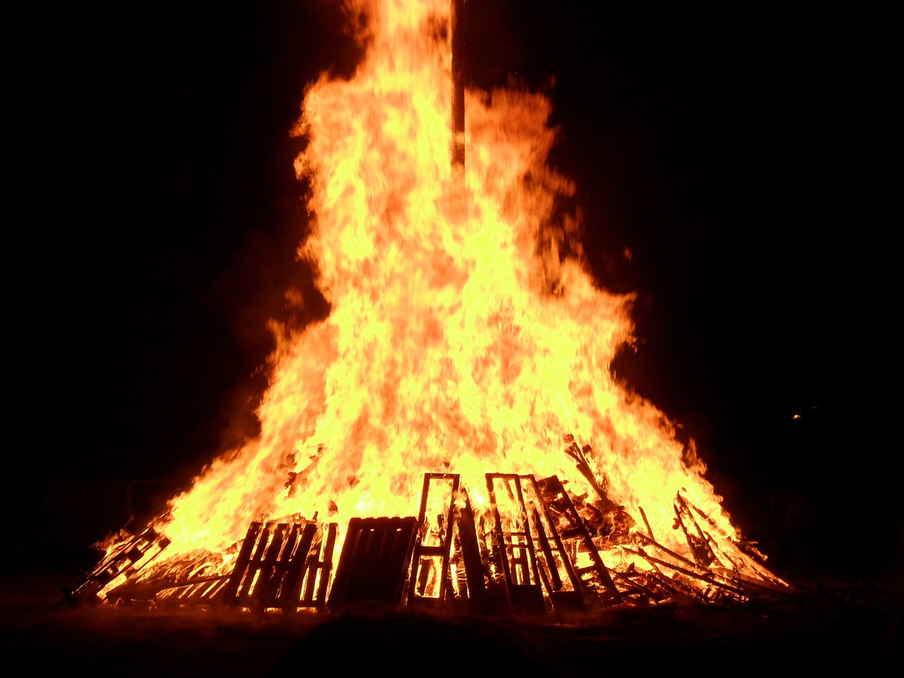 bonfire flames blaze free photo