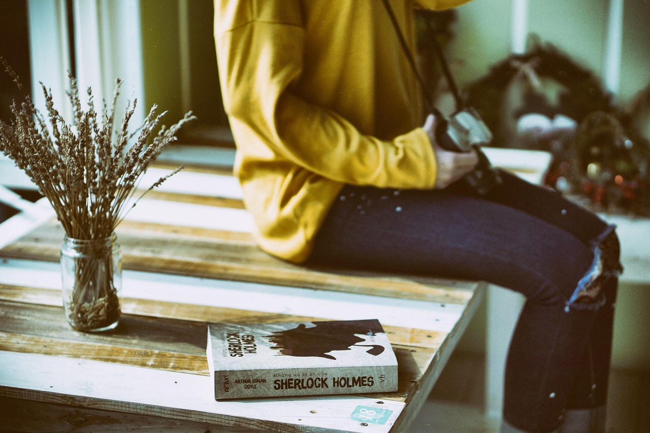 book furniture girl free photo