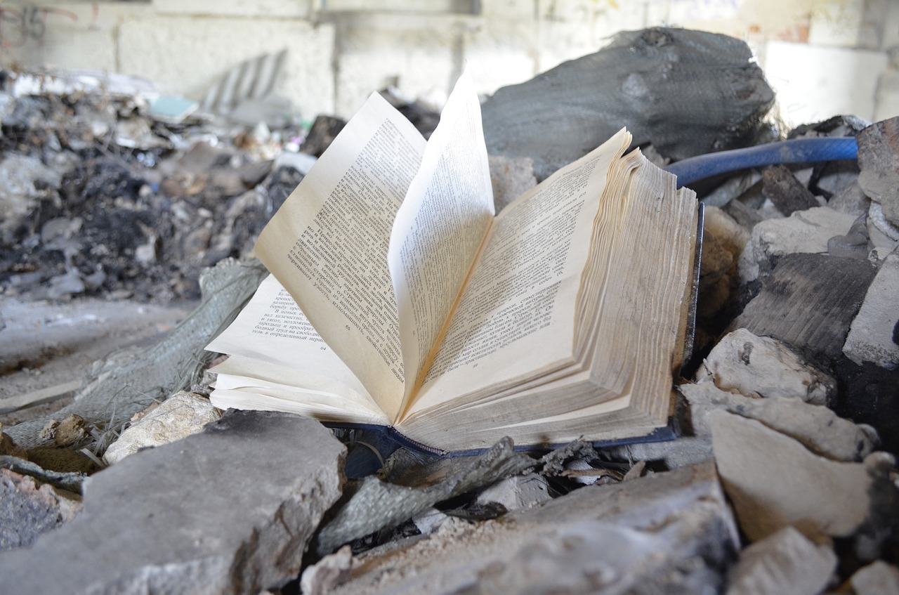 book abandoned book garbage free photo