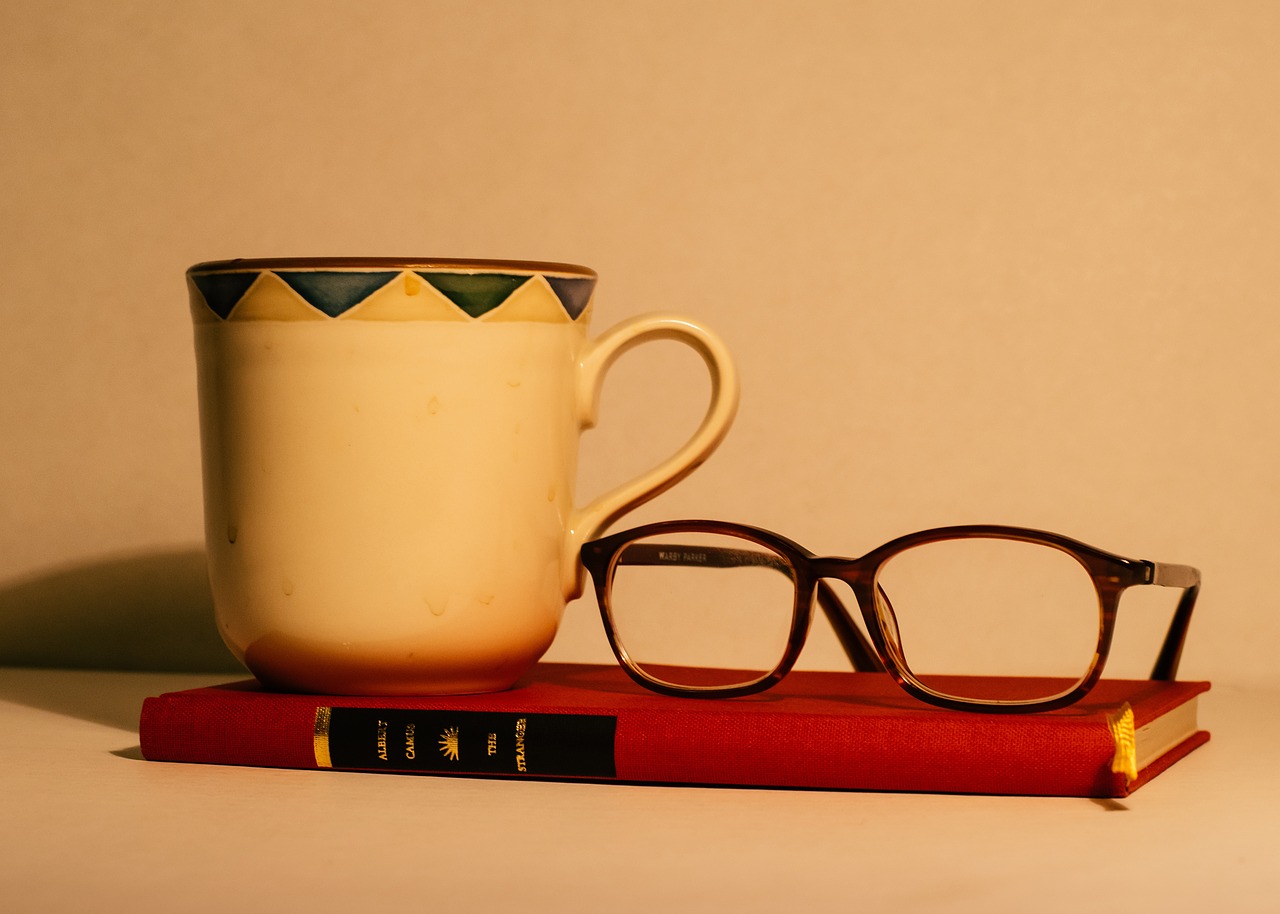 book eyeglasses mug free photo